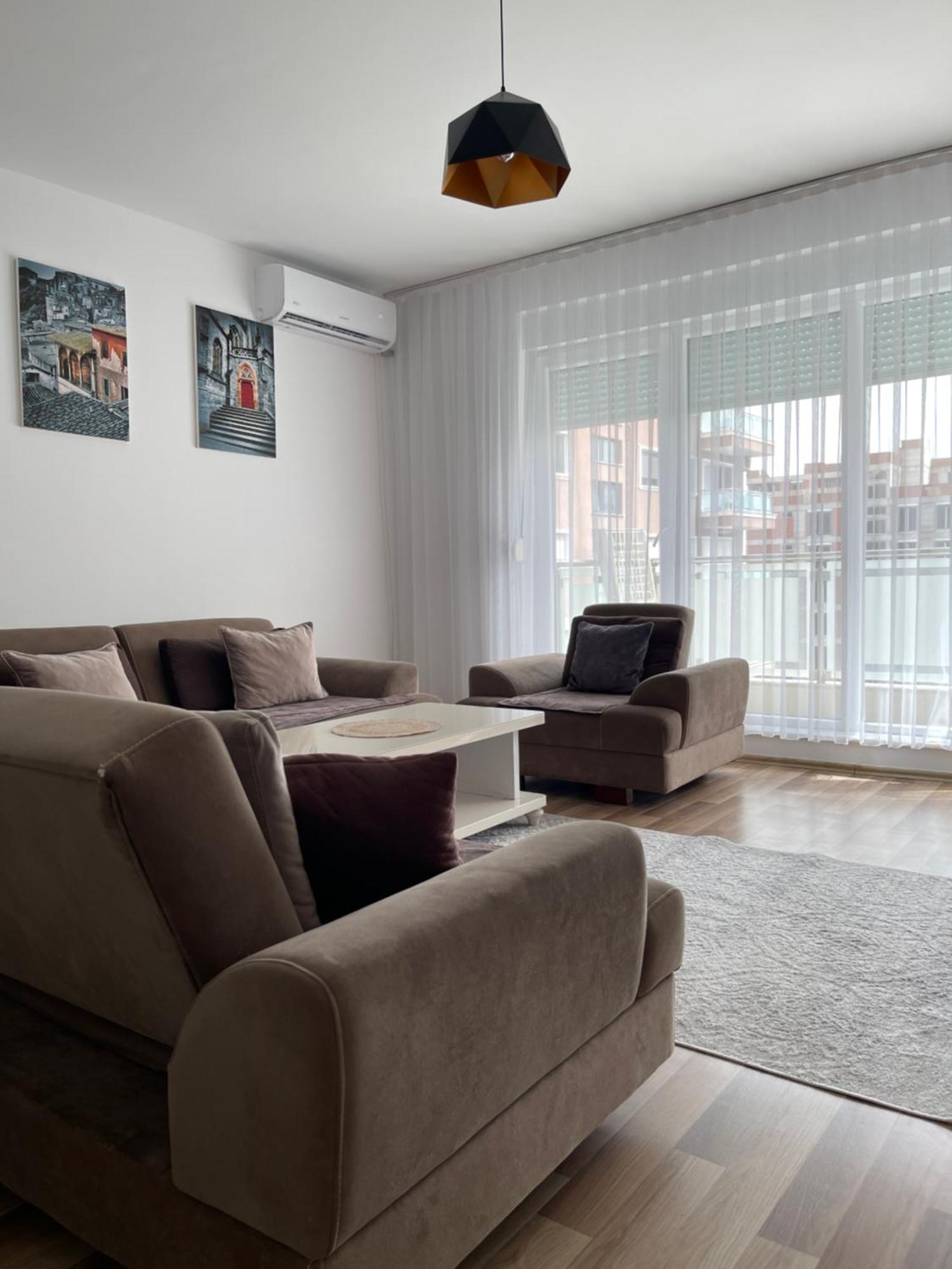 Entire Apartment - Near The Center Prishtine Bagian luar foto
