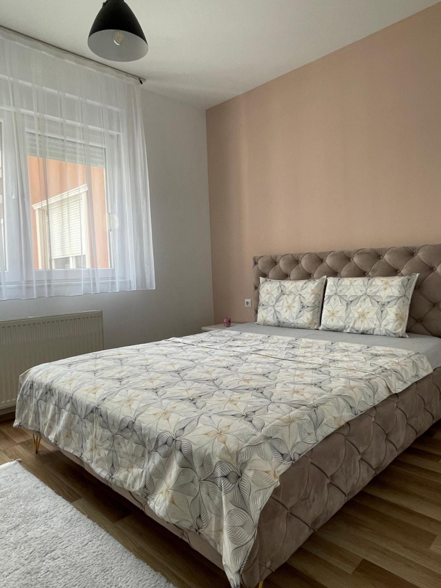 Entire Apartment - Near The Center Prishtine Bagian luar foto