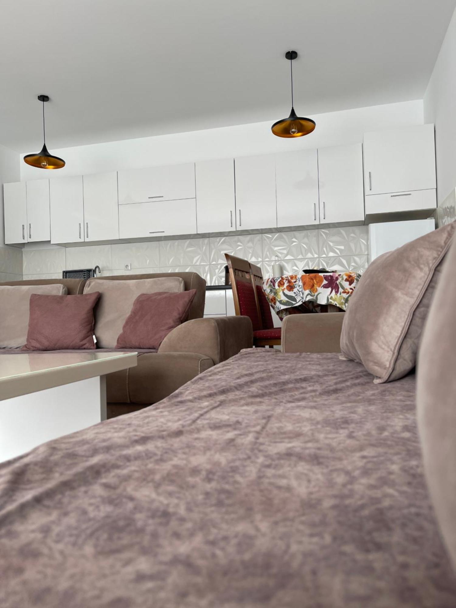 Entire Apartment - Near The Center Prishtine Bagian luar foto