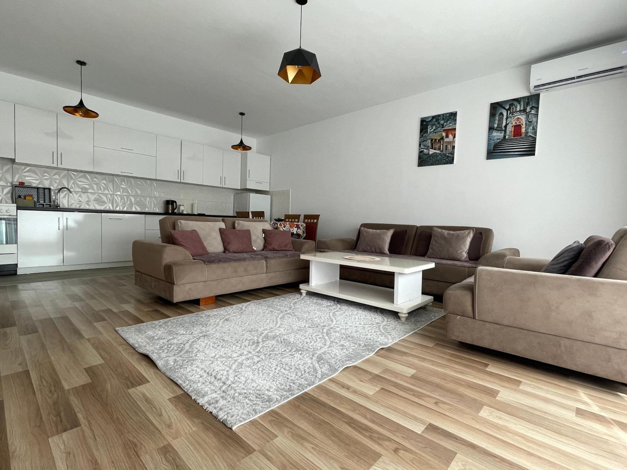 Entire Apartment - Near The Center Prishtine Bagian luar foto