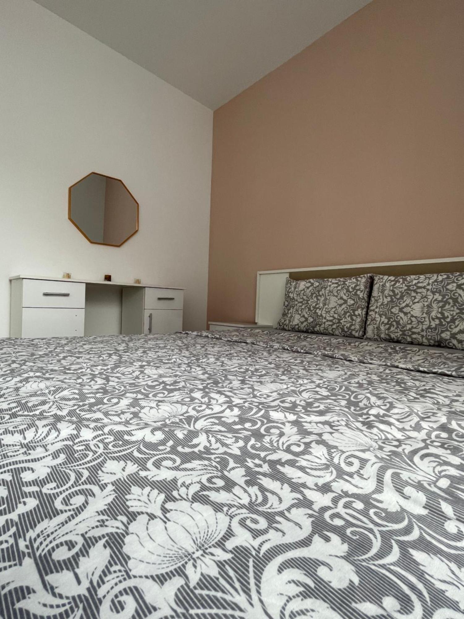 Entire Apartment - Near The Center Prishtine Bagian luar foto